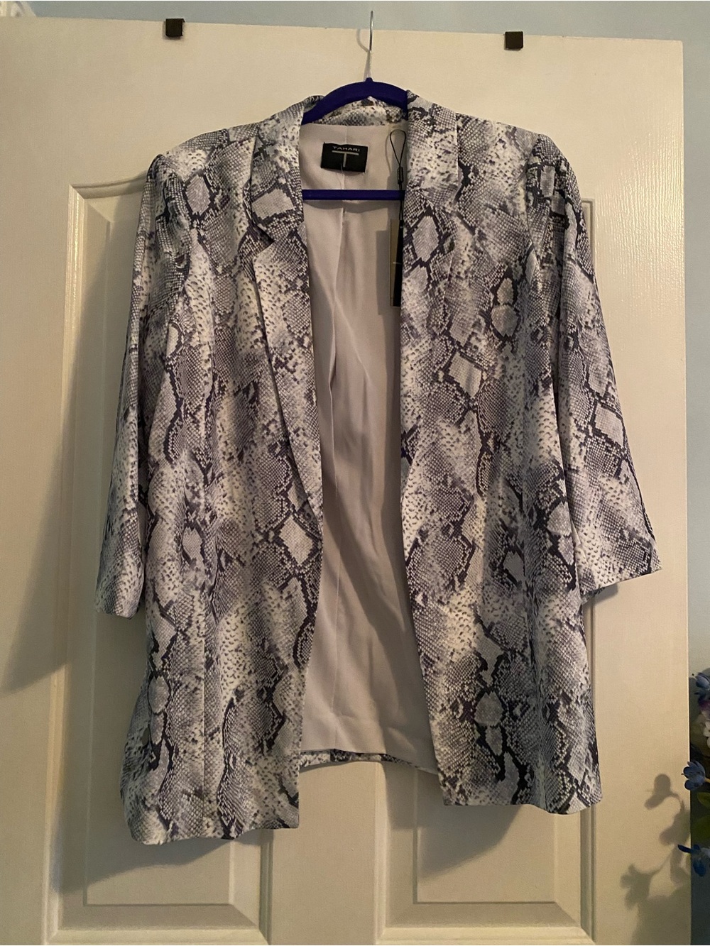 Tahari Snake Print Open-Front Blazer in White and Gray BNWT